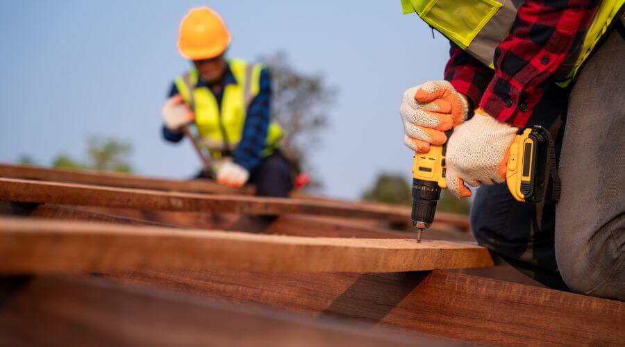 Professional gutter cleaning in Manzanola, CO